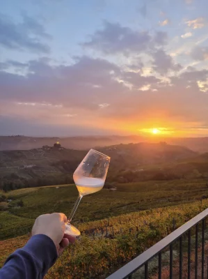 Thumbnail Wine experience érotique chez Teresa Soria entre Langhe et Monferrato