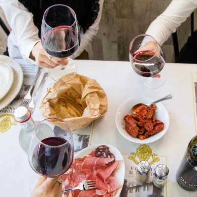 Thumbnail Weinerlebnis auf einem toskanischen Weingut mit einem leichten Mittag- oder Abendessen in Montecatini Terme