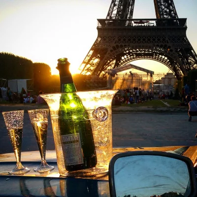 Thumbnail for Visite privée Paris de nuit avec un délice champenois