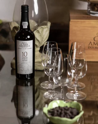 Thumbnail for Degustazione di vini al Porto e al Cioccolato presso Quinta da Casa Amarela nella Valle del Douro