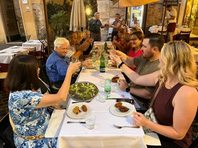 Thumbnail A Tavola Insieme - Cena tradizionale con degustazione di vini con Locali a Roma