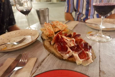 Thumbnail Off-the-beaten-path food and wine tour in Barcelona
